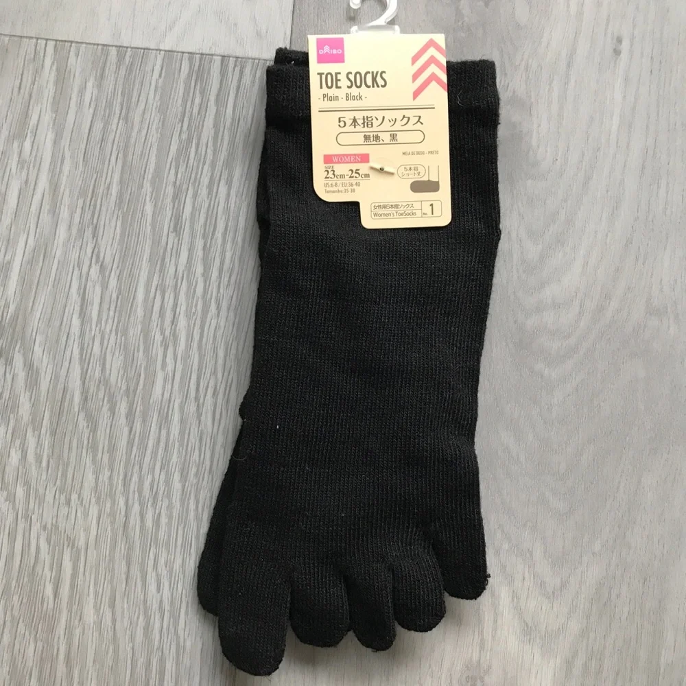 WOMENS BLACK FIVE TOE SOCKS NWT 6-8